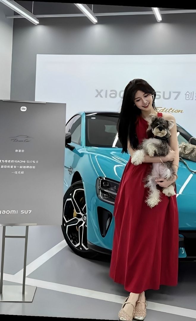 量都这么高的吗？仙女也就长这样吧pg试玩小米SU7的美女车主质