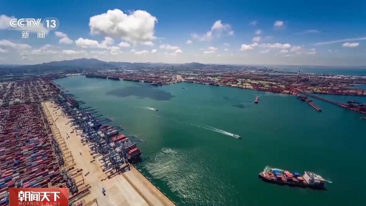 青岛港科技升级货物“秒通关”pg电子试玩入口一线分钟(图7) 青岛港科技升级货物“秒通关”pg电子试玩入口一线分钟(图7)