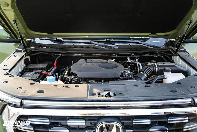 峰景·蓝鲸览拓者四驱房车安全舒适闯天涯pg电子模拟器一家三口惬意之选！长安(图1)