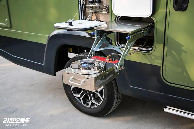 峰景·蓝鲸览拓者四驱房车安全舒适闯天涯pg电子模拟器一家三口惬意之选！长安(图10)